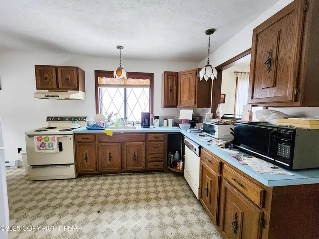 $149,999 | 1686 Moonbeam Terrace, Tobyhanna, PA 18466