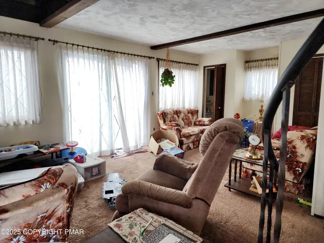 $149,999 | 1686 Moonbeam Terrace, Tobyhanna, PA 18466