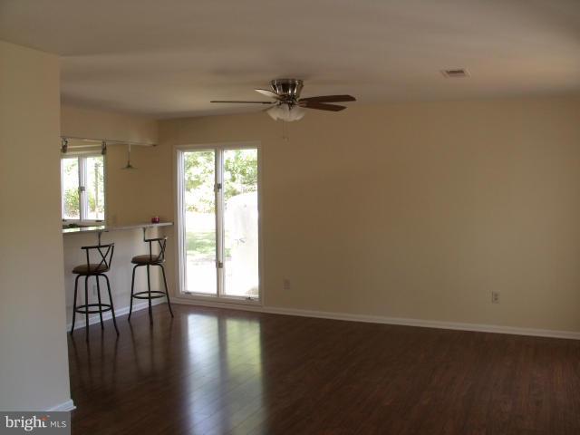 4056 Whiting Road Marshall, VA 20115 - Photo 5 of 30 Living Room