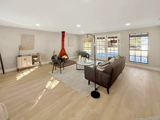 $419,900 | 351 Ave Maria Drive, San Antonio, TX 78216