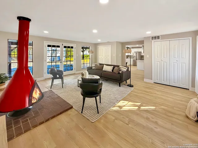 $419,900 | 351 Ave Maria Drive, San Antonio, TX 78216