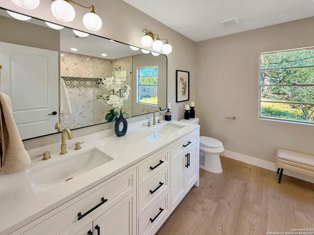 $419,900 | 351 Ave Maria Drive, San Antonio, TX 78216