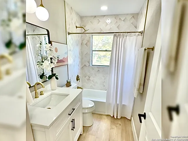 $419,900 | 351 Ave Maria Drive, San Antonio, TX 78216