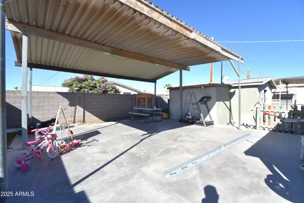 a view of outdoor space yard and patio