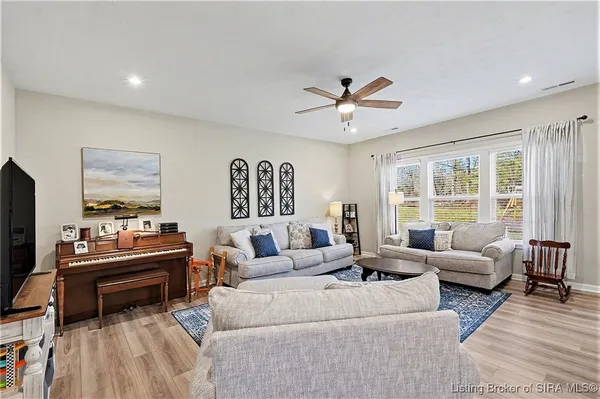 $394,900 | 1210 Sir Barton Court, Memphis, IN 47143