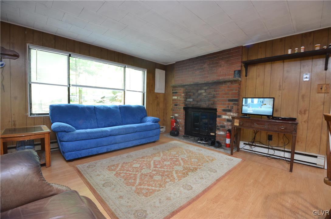 106 Chipmunk Road Bushkill, PA 18324 - Photo 4 of 12 Gallery Image 4