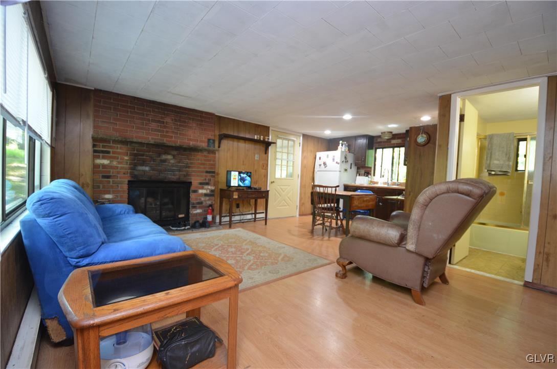 106 Chipmunk Road Bushkill, PA 18324 - Photo 5 of 12 Gallery Image 5