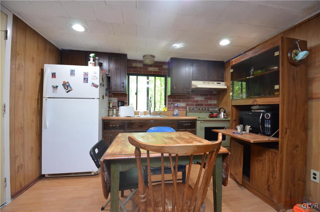106 Chipmunk Road Bushkill, PA 18324 - Photo 6 of 12 Gallery Image 6