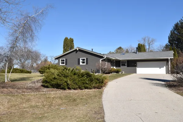 $465,000 | 2940 Woodland Court, Richfield, WI 53017