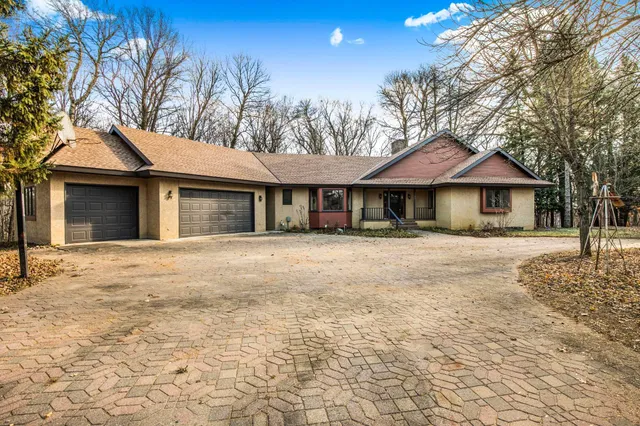 $450,000 | 30702 Melanie Way, St. Joseph, MN 56374