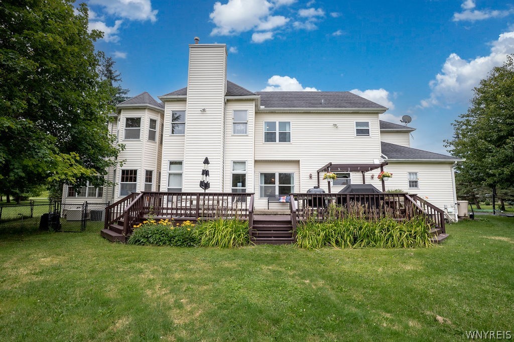 10290 Clarence Center Road Clarence, NY 14031 - Photo 4 of 50 Gallery Image 4