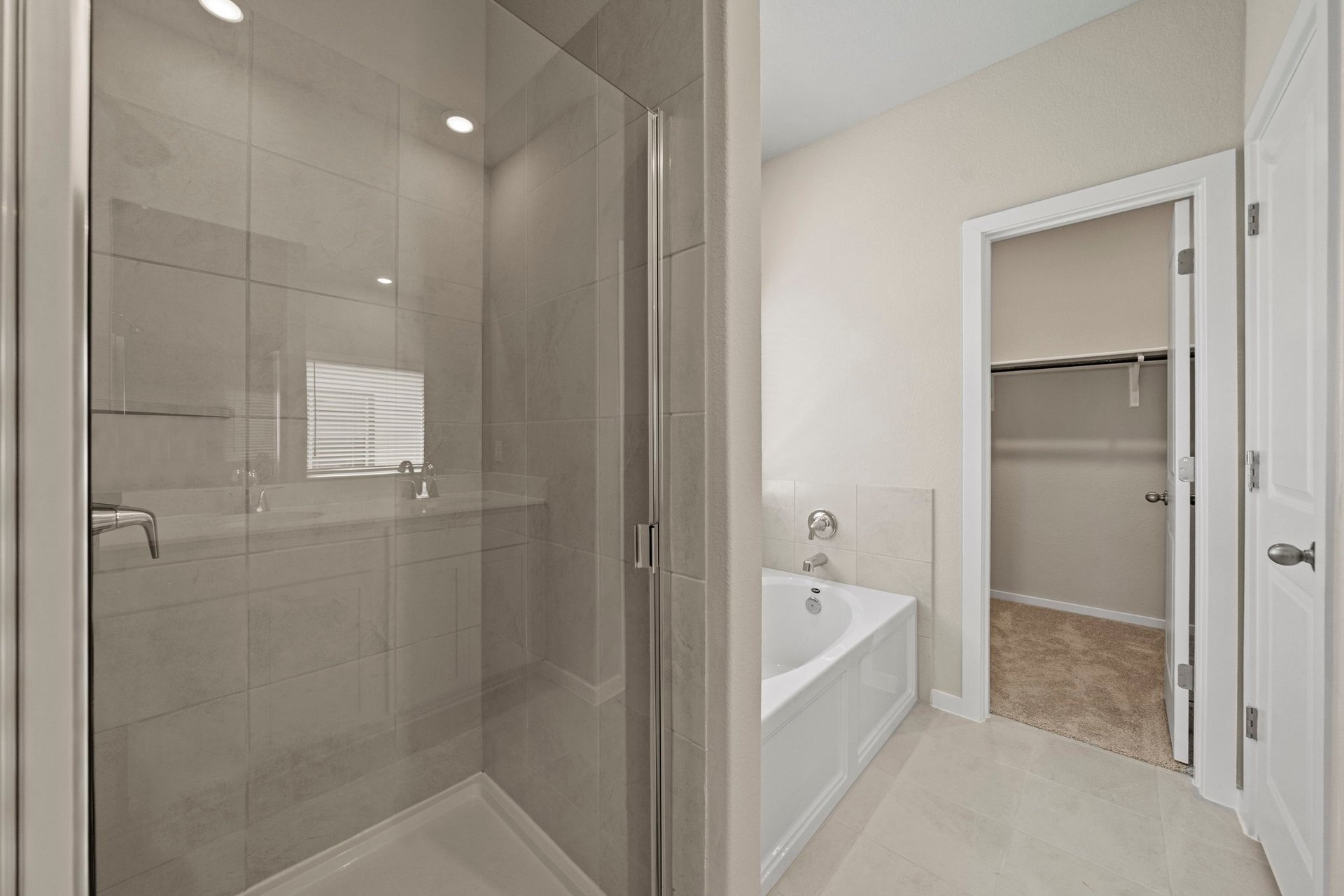 172 Wind Hill Jarrell, TX 76537 - Photo 20 of 30 Primary Bath retreat with garden tub & walk-in shower