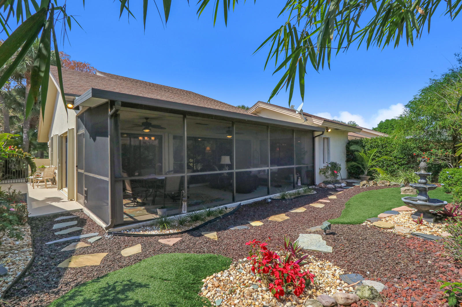 305 Natchez Court Jupiter, FL 33477 - Photo 25 of 37 Screened patio