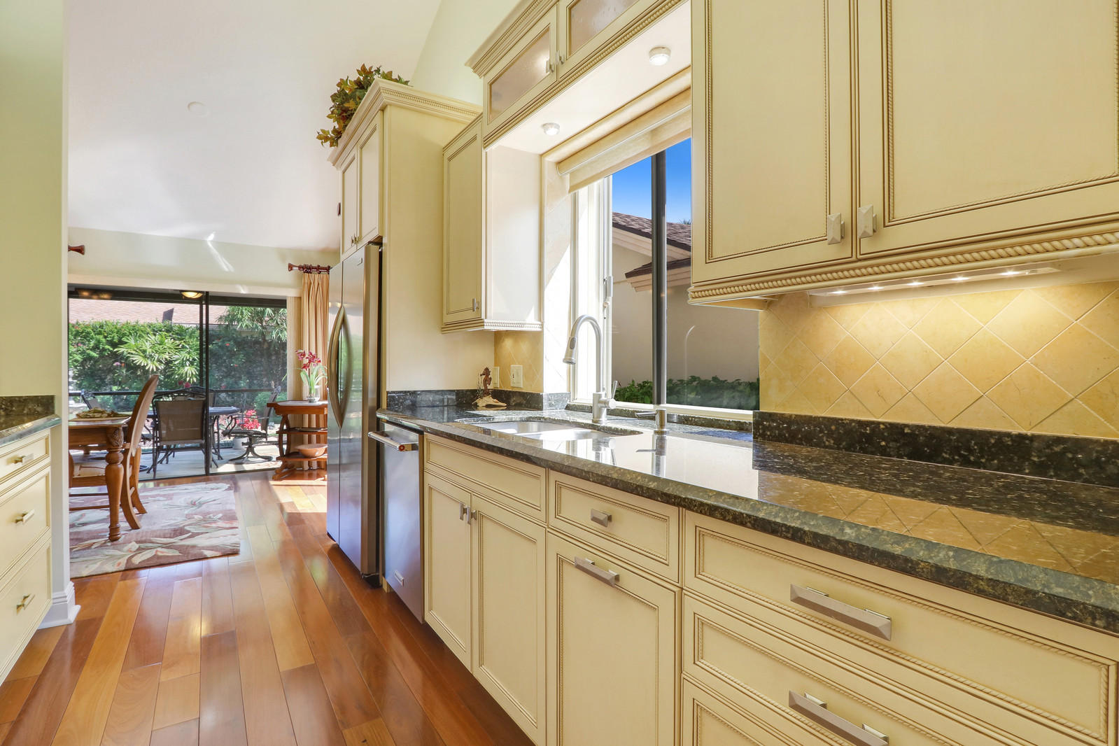 305 Natchez Court Jupiter, FL 33477 - Photo 7 of 37 Granite counters