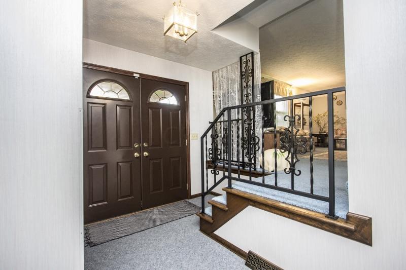 5468 Pine Bluff Road Columbus, OH 43229 - Photo 3 of 28 Gallery Image 3