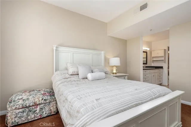 $719,800 | 2960 Champion Way, Unit 1208, Tustin, CA 92782