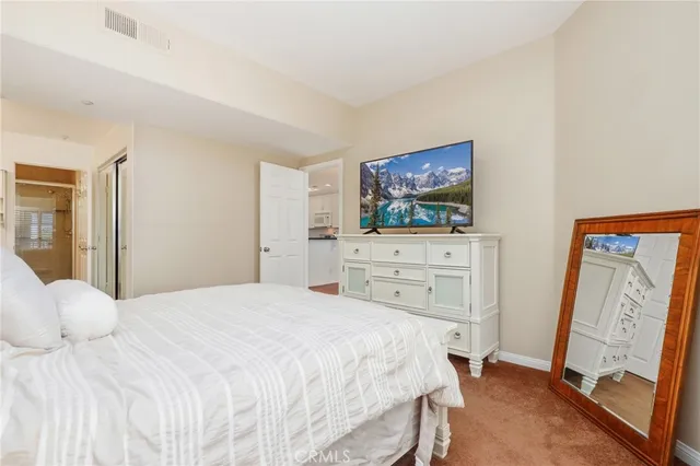 $719,800 | 2960 Champion Way, Unit 1208, Tustin, CA 92782