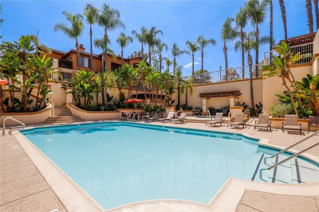 $719,800 | 2960 Champion Way, Unit 1208, Tustin, CA 92782