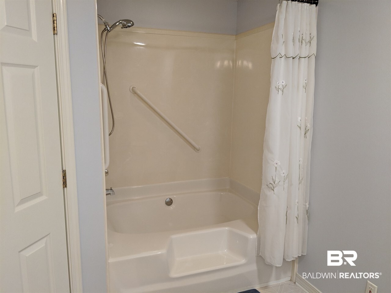 645 Spring Lake Drive North, Unit 645 Mobile, AL 36695 - Photo 10 of 23