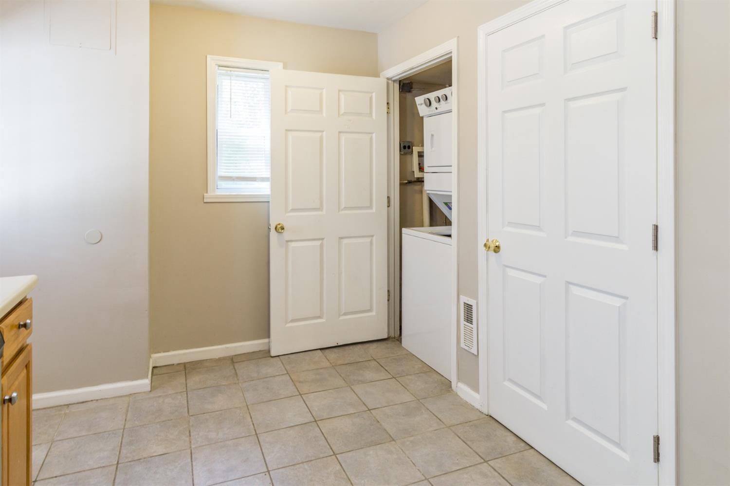 4973 Foley Road Cincinnati, OH 45238 - Photo 9 of 31 Gallery Image 9