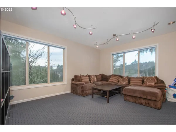 $960,000 | 4647 Southeast Honors Drive, Gresham, OR 97080