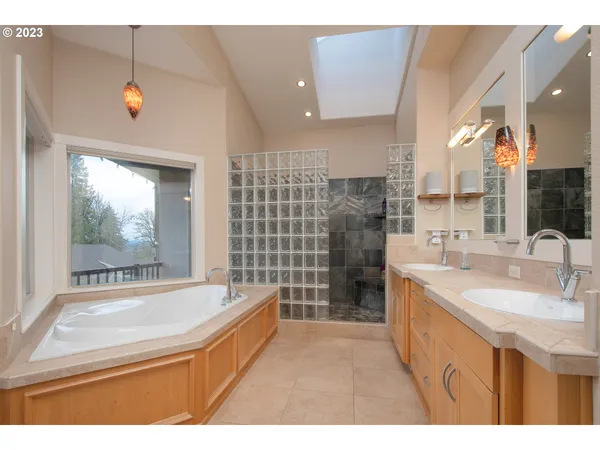 $960,000 | 4647 Southeast Honors Drive, Gresham, OR 97080
