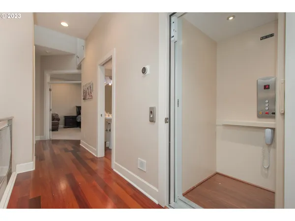 $960,000 | 4647 Southeast Honors Drive, Gresham, OR 97080