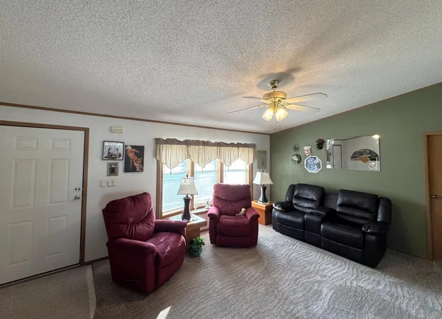 $80,000 | 517 Locust Drive, Marshall, MN 56258