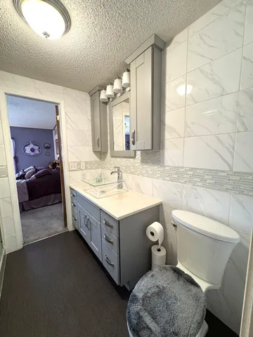 $80,000 | 517 Locust Drive, Marshall, MN 56258