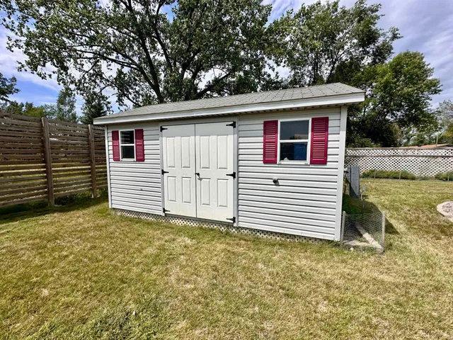 $65,000 | 517 Locust Drive, Marshall, MN 56258