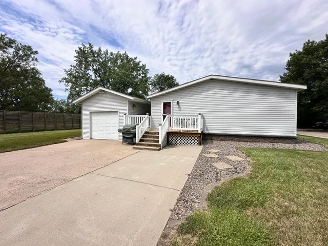 $65,000 | 517 Locust Drive, Marshall, MN 56258