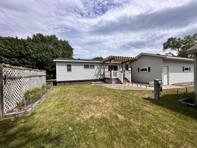 $80,000 | 517 Locust Drive, Marshall, MN 56258