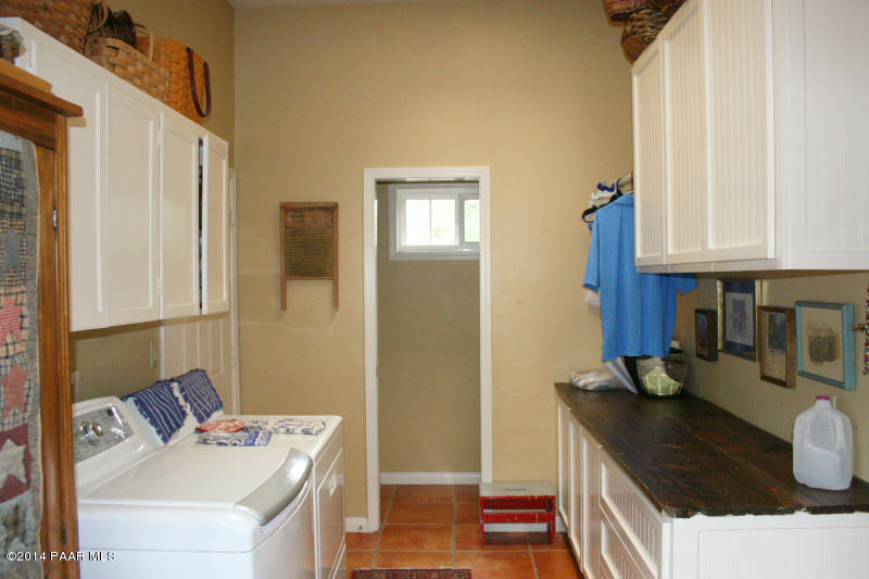 1045 Middlebrook Road Prescott, AZ 86303 - Photo 16 of 33 Laundry Room