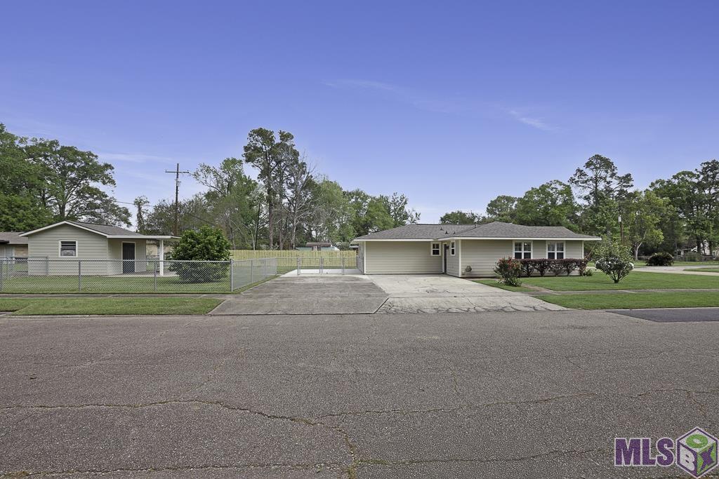 2166 Silverest Avenue Baton Rouge, LA 70816 - Photo 34 of 38