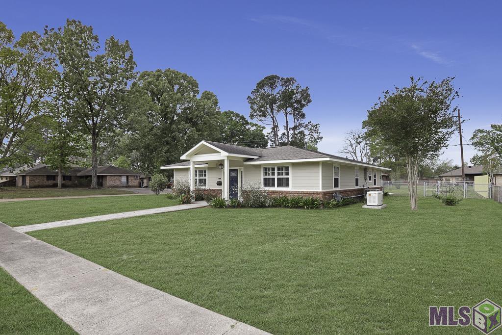 2166 Silverest Avenue Baton Rouge, LA 70816 - Photo 6 of 38