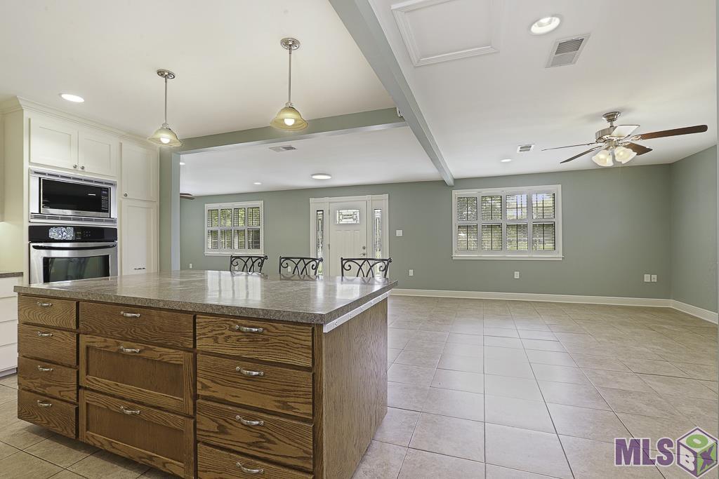 2166 Silverest Avenue Baton Rouge, LA 70816 - Photo 9 of 38