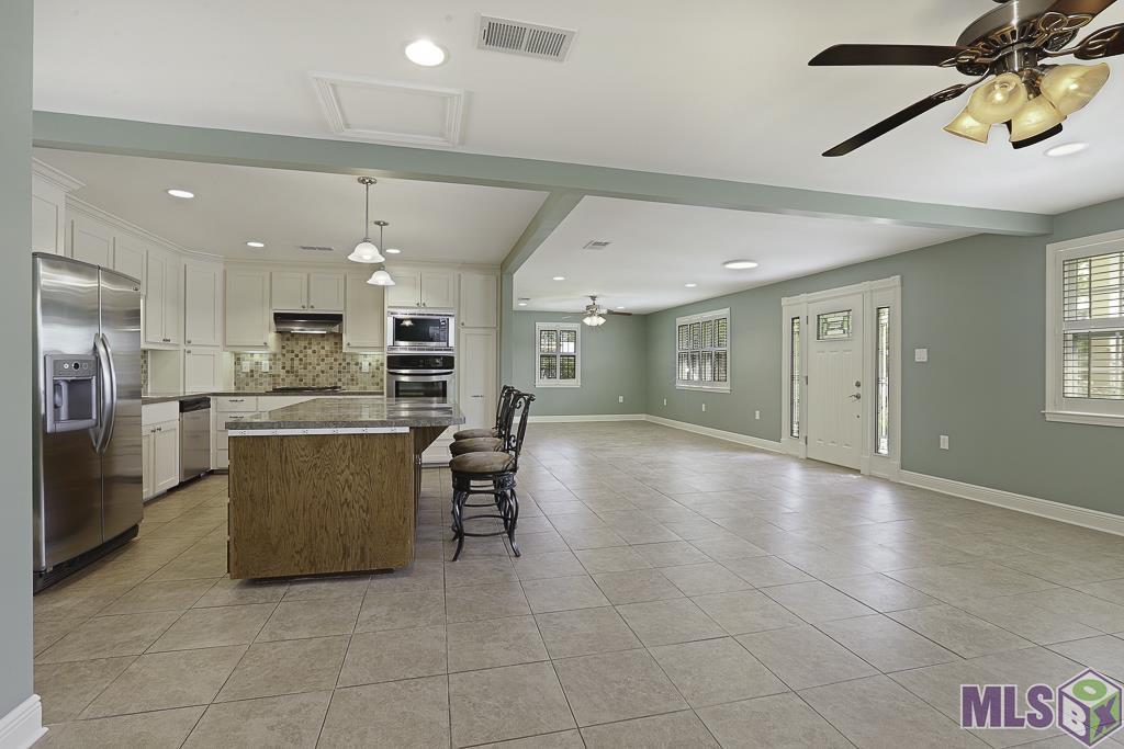2166 Silverest Avenue Baton Rouge, LA 70816 - Photo 10 of 38