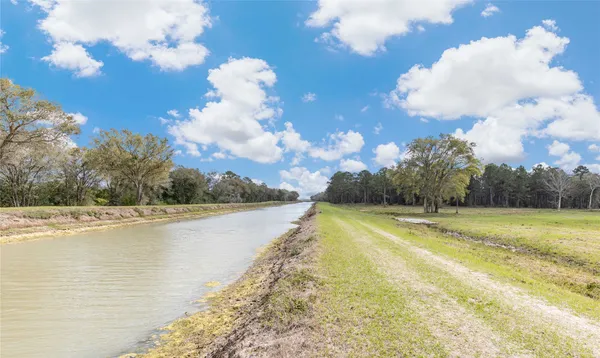 $1,368,000 | 61 Highway 61, Devers, TX 77538