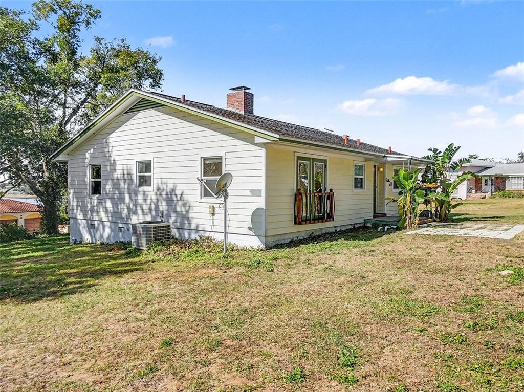 1725 Hamilton Street Eustis, FL 32726 - Photo 3 of 40