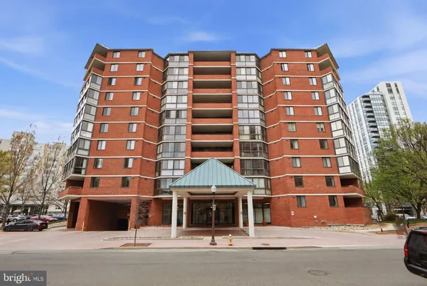 $2,275 | 1001 North Randolph Street, Unit 112, Arlington, VA 22201