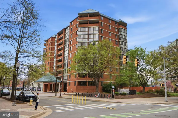 $2,275 | 1001 North Randolph Street, Unit 112, Arlington, VA 22201