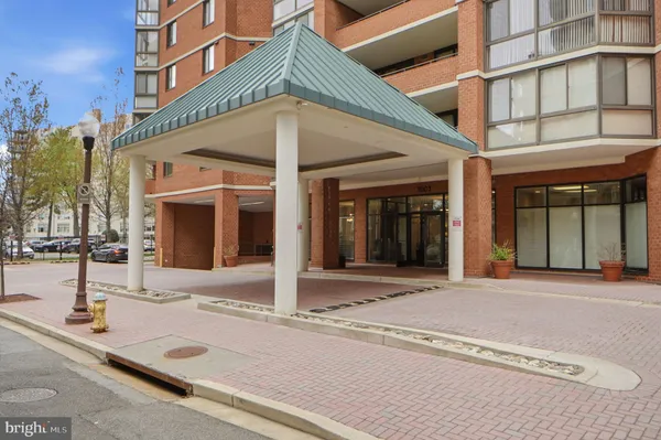 $2,275 | 1001 North Randolph Street, Unit 112, Arlington, VA 22201