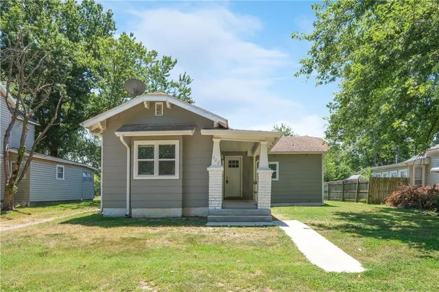 $185,000 | 208 East Park Street, Pittsburg, KS 66762
