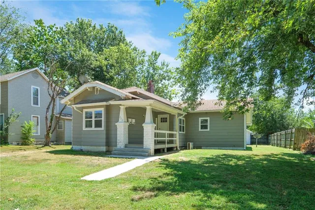 $185,000 | 208 East Park Street, Pittsburg, KS 66762
