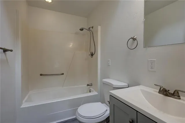 $185,000 | 208 East Park Street, Pittsburg, KS 66762