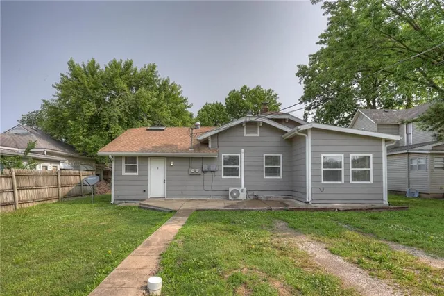 $185,000 | 208 East Park Street, Pittsburg, KS 66762