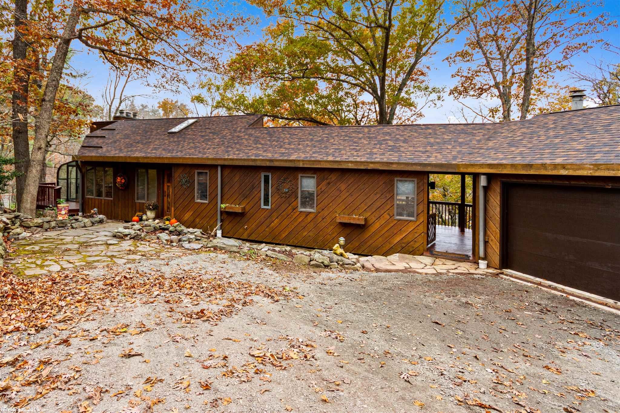 4649 Heavener Road Radford, VA 24141 - Photo 4 of 44 Gallery Image 4