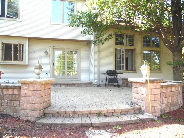 $725,000 | 19057 South Saddlebrook Drive, Shorewood, IL 60404