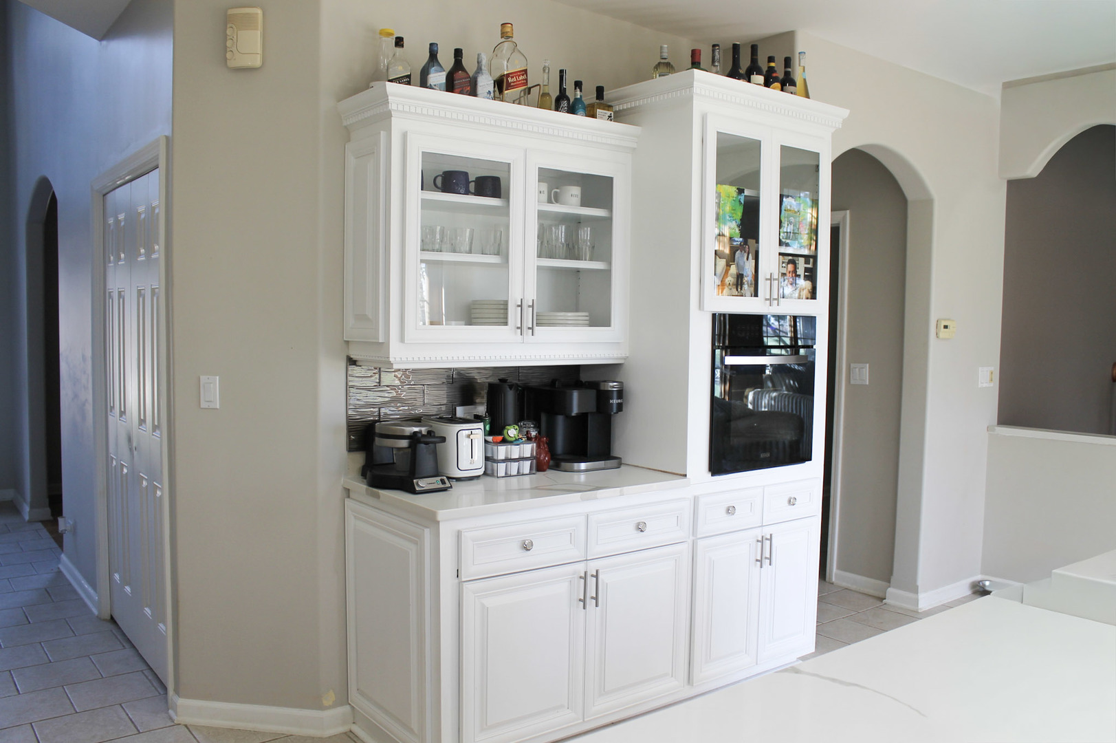 19057 South Saddlebrook Drive Shorewood, IL 60404 - Photo 16 of 56 a kitchen with cabinets and appliances