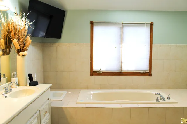 $723,000 | 19057 South Saddlebrook Drive, Shorewood, IL 60404